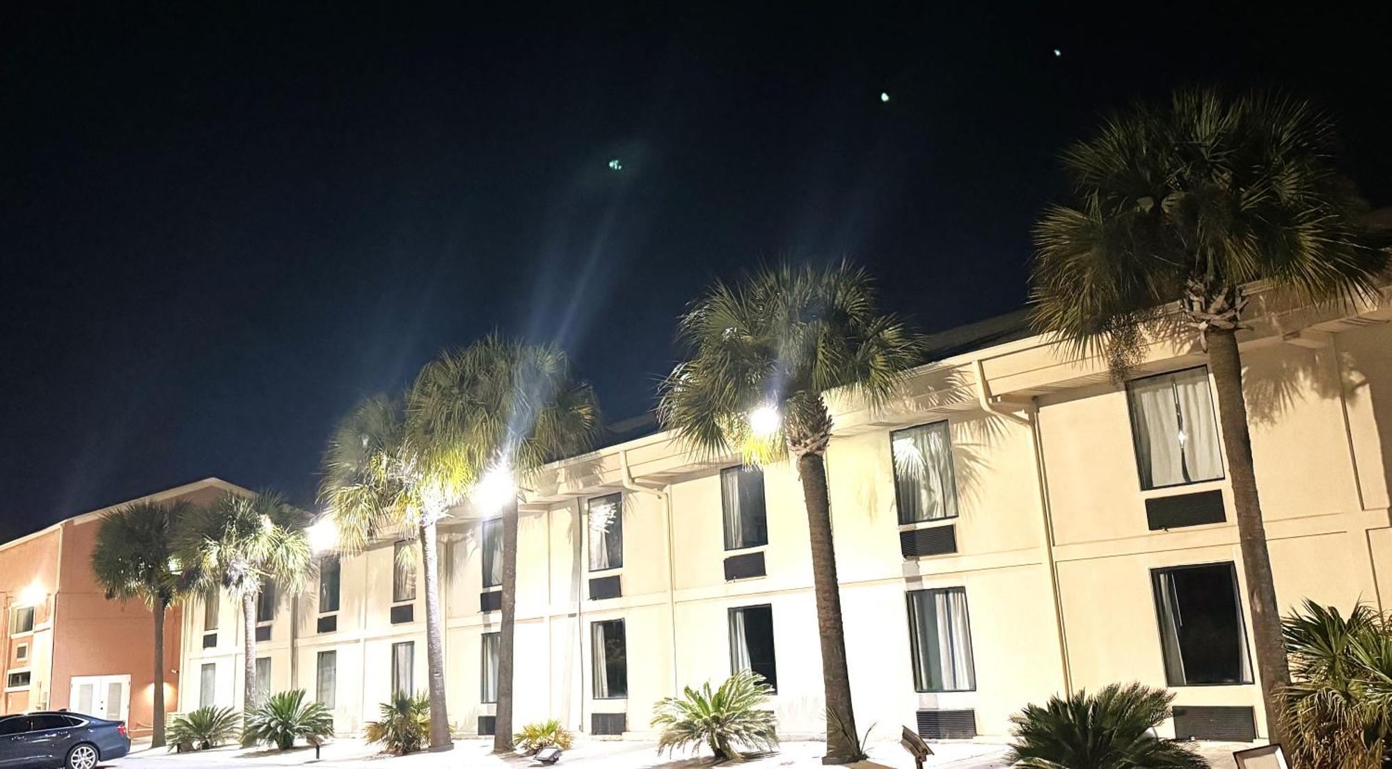 Regency Inn & Suites Pensacola Extérieur photo
